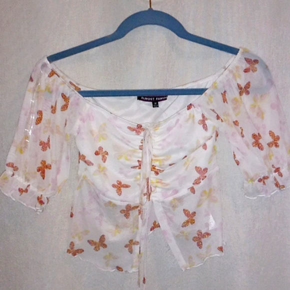 Tops - 𝅺Butterfly crop top size medium